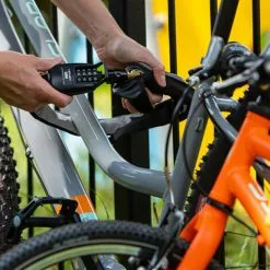 Hiplok Antivol à Chaîne Spin Avec Code Numérique 12 Hiplok Antivol à Chaîne Spin Avec Code Numérique -Vision Soldes 20113719 Hiplok Spin HighVisibility Kettenschloss 5060277661613 SP1SB 4MjZME0OJu7NSB