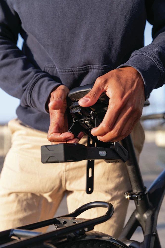 Vision Soldes -Vision Soldes abus 67866 20113931 SH SF Adapter fur Sattelbefestigung inkl Regenuberzug 2